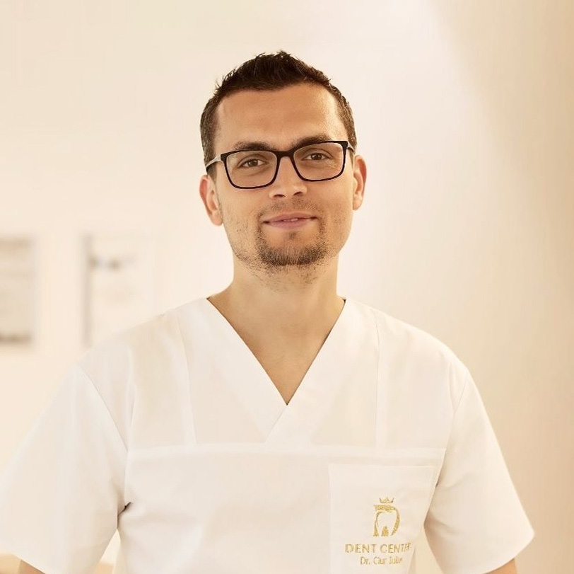 Dr. Iulian CIUR - Medic specialist chirurgie dento-alveolară
